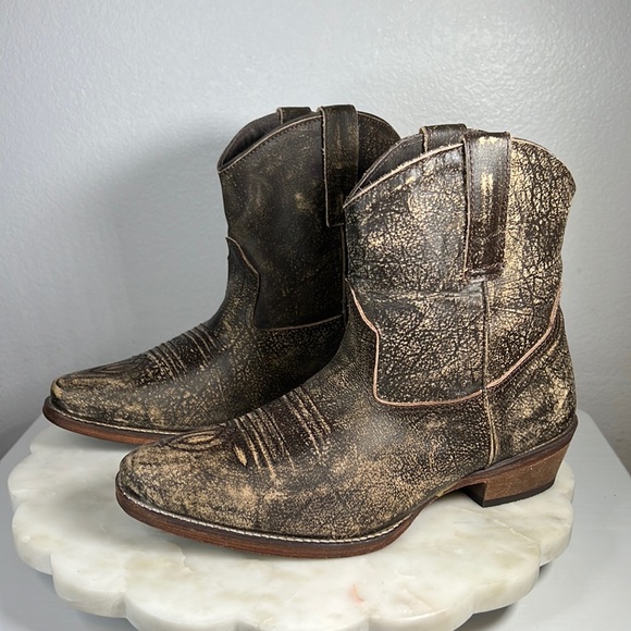 Roper Womens Dusty Distressed Snip Toe Casual Boots Ankle Low Heel 1-2 - Picture 1 of 16